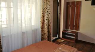 Гостиница Гостевой Дом Шоколад Ольгинка Двухместный номер с 1 кроватью или 2 отдельными кроватями-8